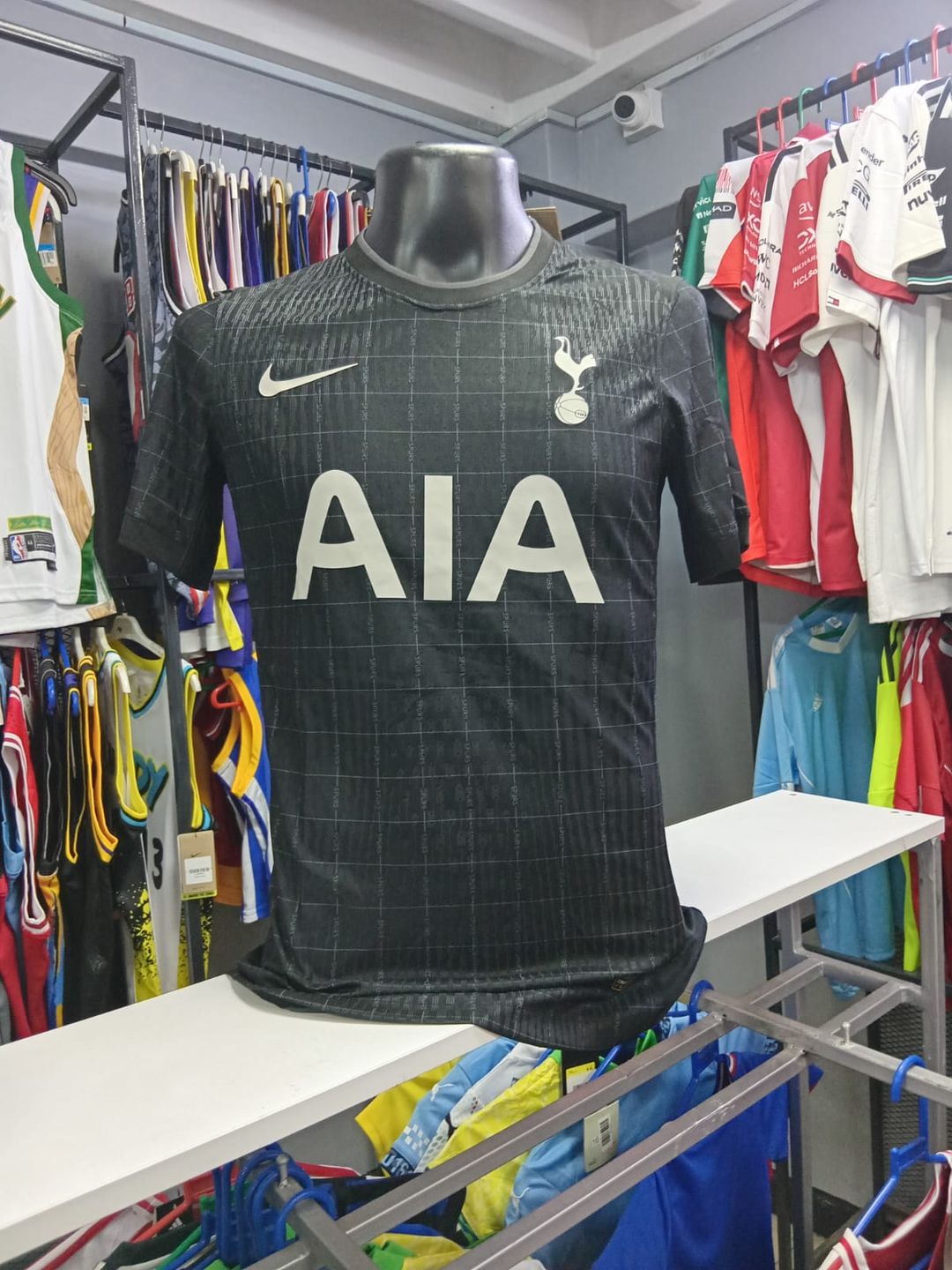 Tottenham away 25/26 Players version.